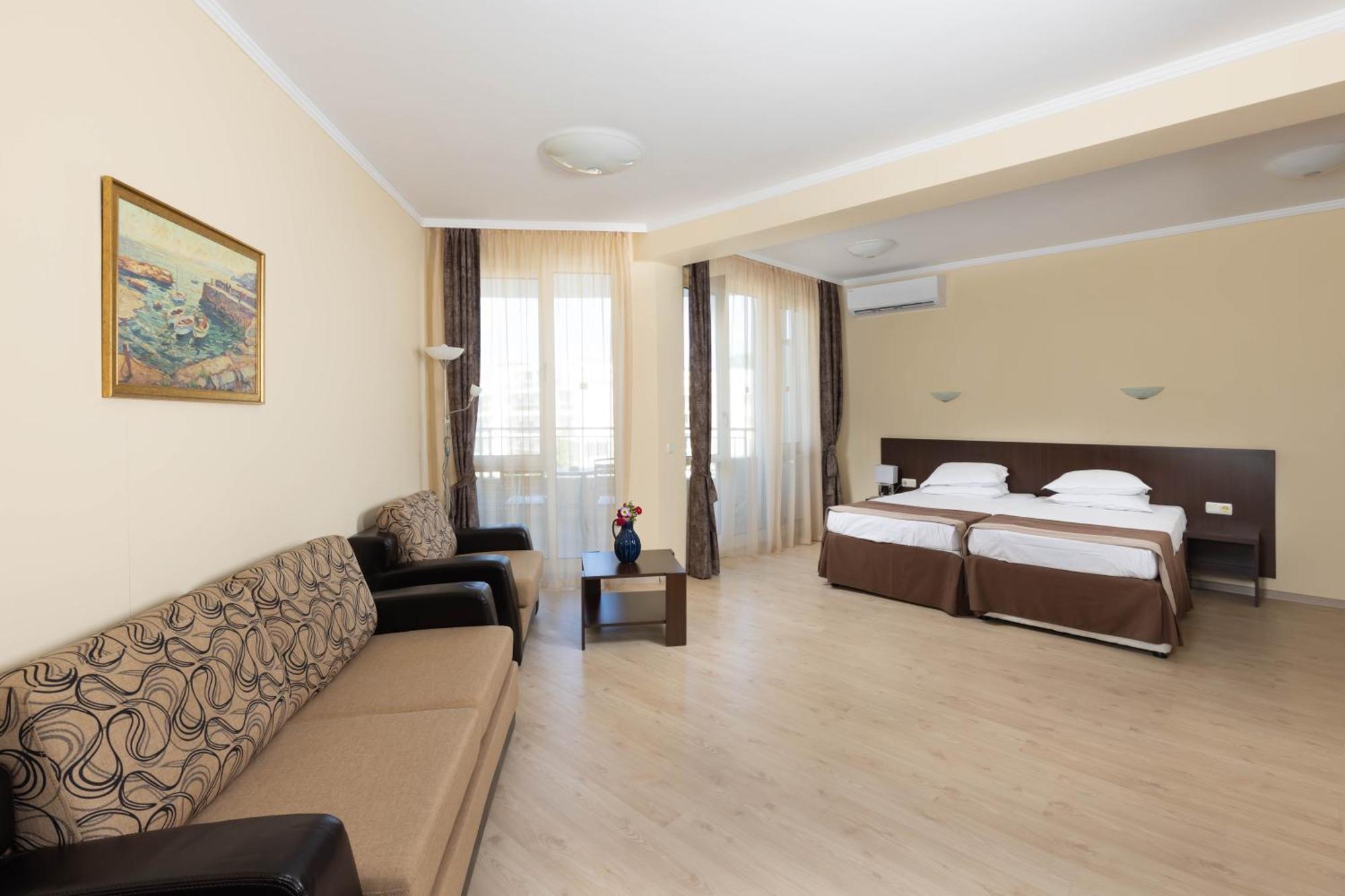 Rome Palace Deluxe ซันนีบีช ภายนอก รูปภาพ